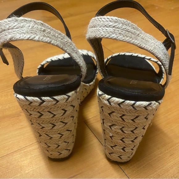 Like new torrid platform wedges size 10 - Picture 9 of 12